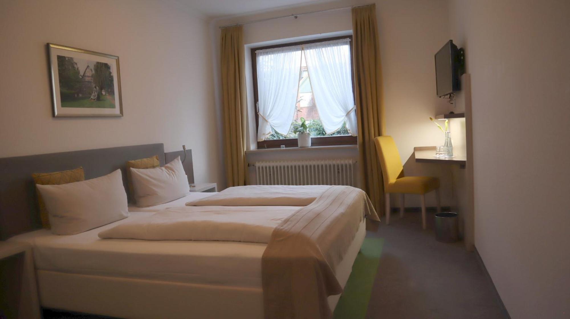 Hotel Gasthaus Zur Linde Seevetal Exteriör bild