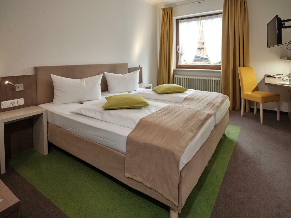 Hotel Gasthaus Zur Linde Seevetal Exteriör bild